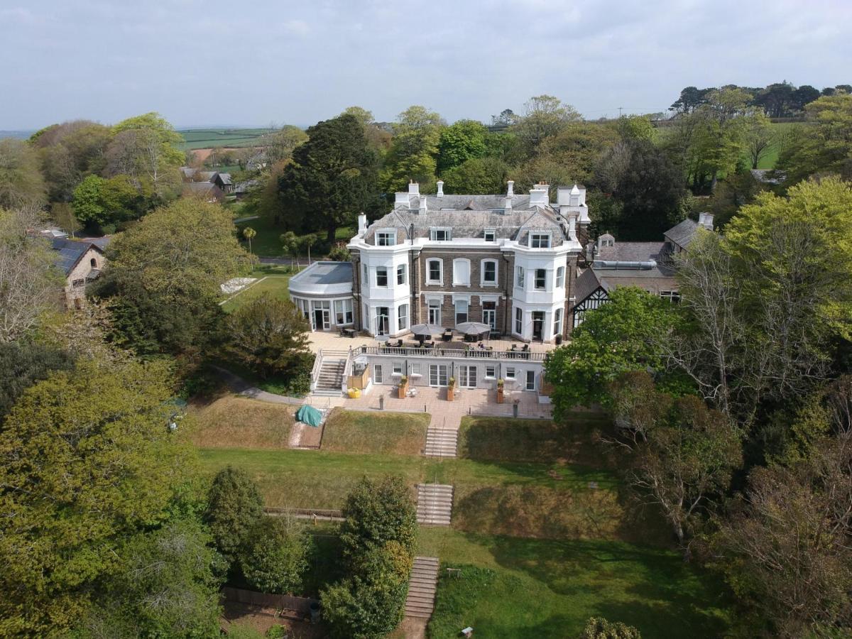 Trenython Manor Resort 포위 외부 사진