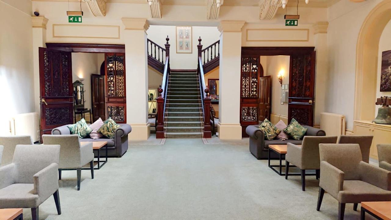 Trenython Manor Resort 포위 외부 사진