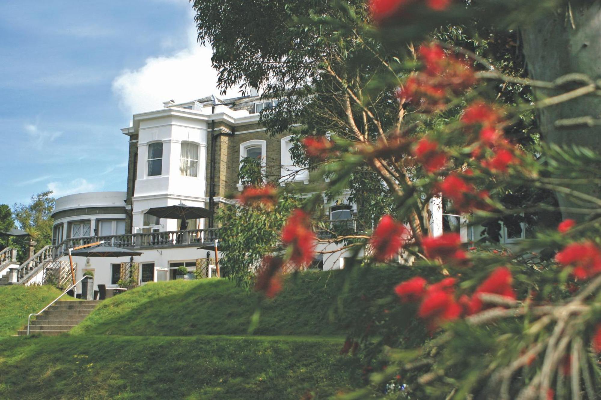Trenython Manor Resort 포위 외부 사진