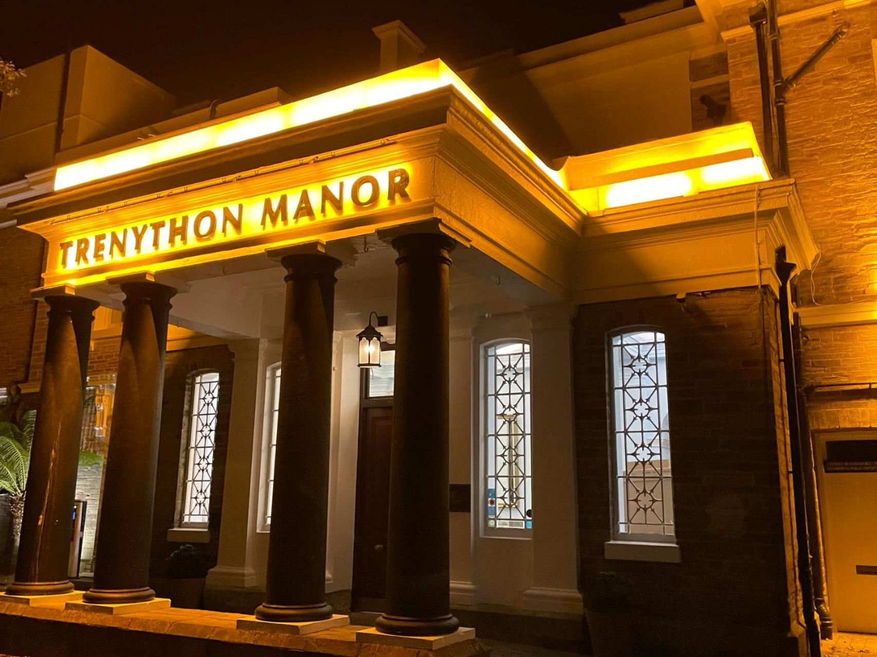 Trenython Manor Resort 포위 외부 사진